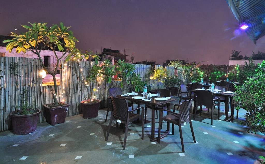 Hotel De Holiday International @ New Delhi Station Exterior photo